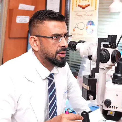 Eye examination procedure at Brar Eye Hospital
